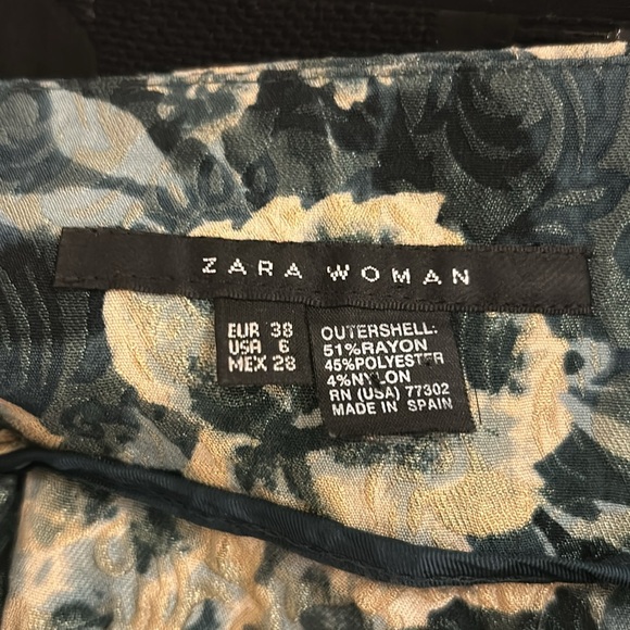 Zara floral skirt - size 6 - Picture 2 of 2